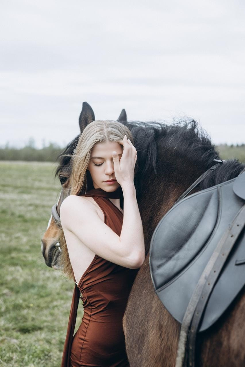 Лиза, фотосессия с лошадью. Фотограф Ефросиния Косарева