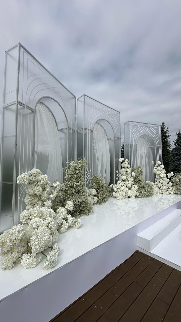 Моисей и София 2025. Ксения Почтарь. Декоратор и флорист, город Владивосток