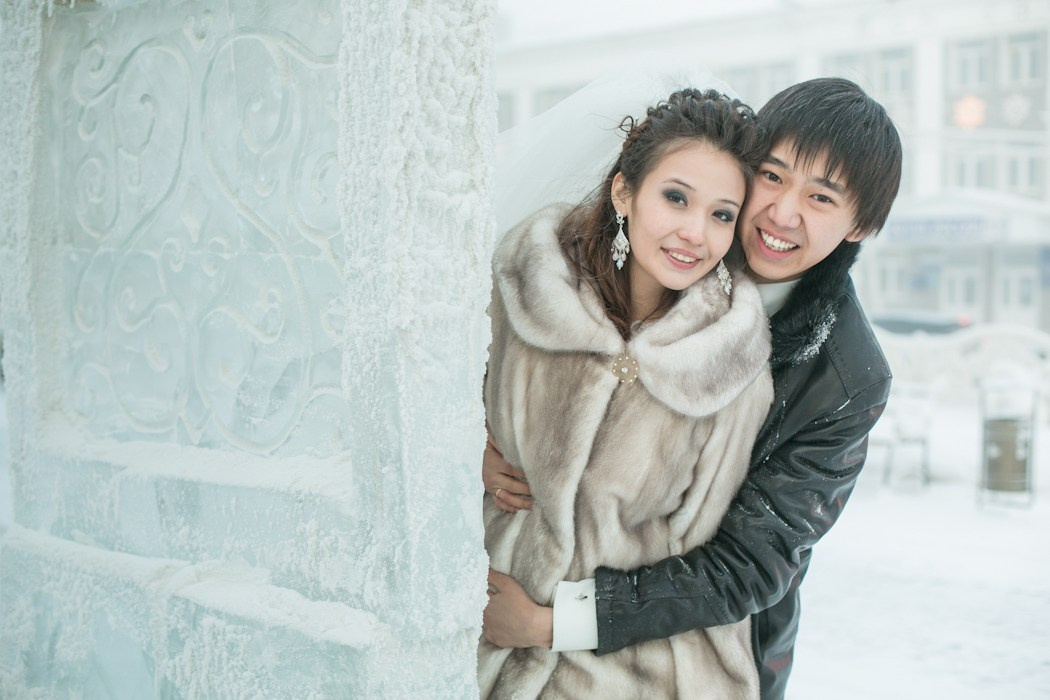 Зимнее свадебное фото. Фотограф Надежда Куин, Якутск