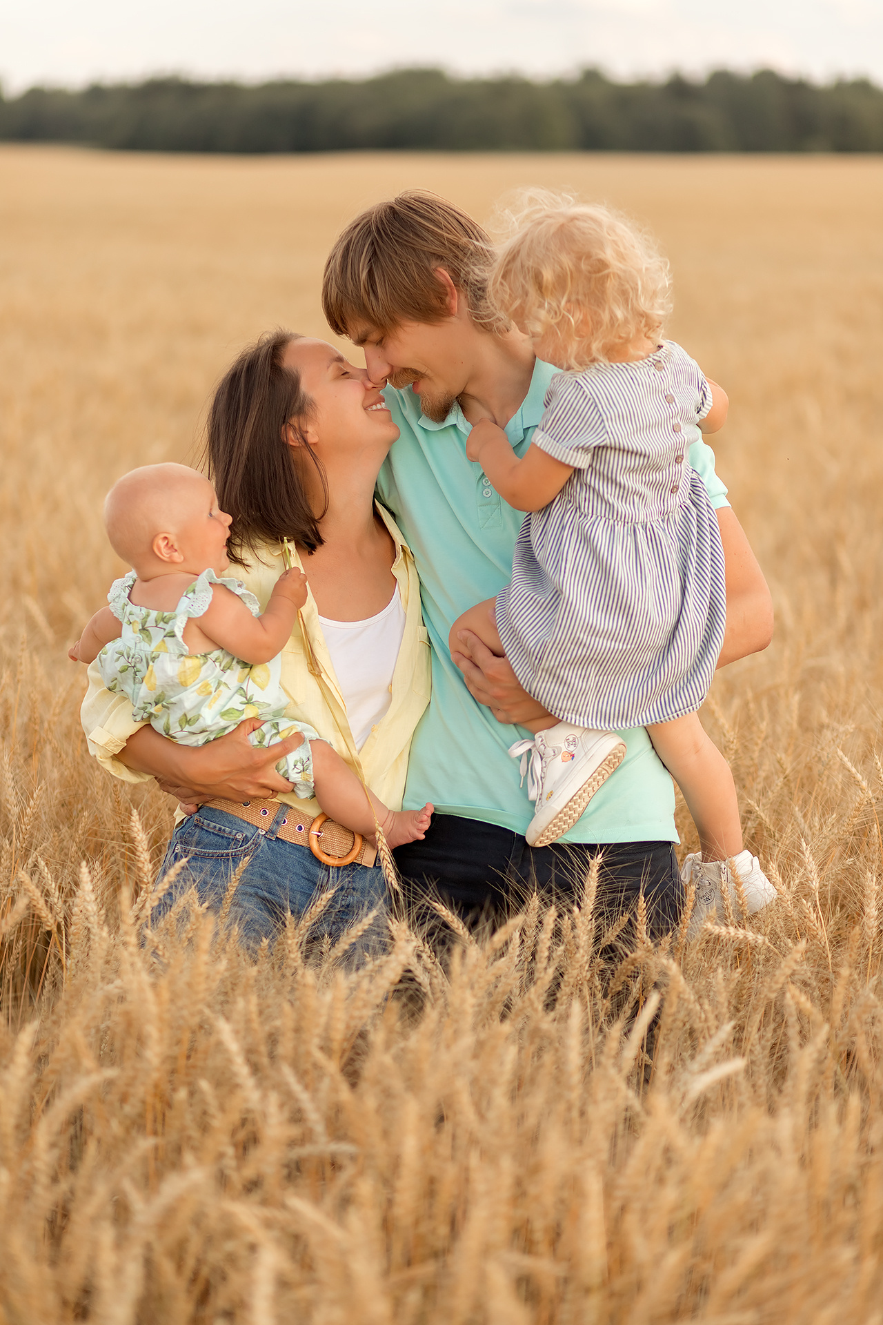 Маша, Андрей, Анюта и Олечка. Семейный фотограф в Санкт-Петербурге Анастасия Нечаева