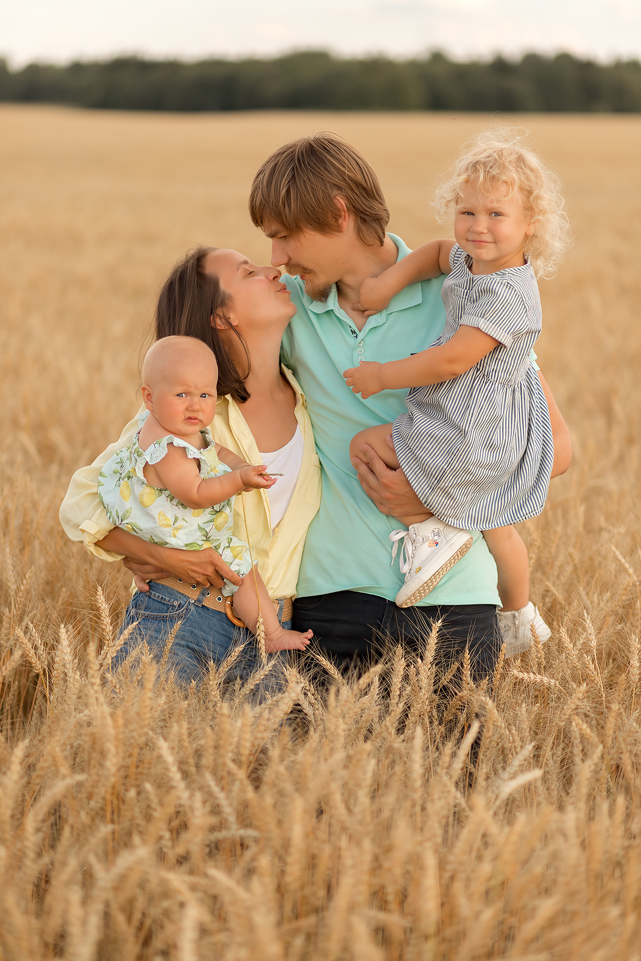 Маша, Андрей, Анюта и Олечка. Семейный фотограф в Санкт-Петербурге Анастасия Нечаева