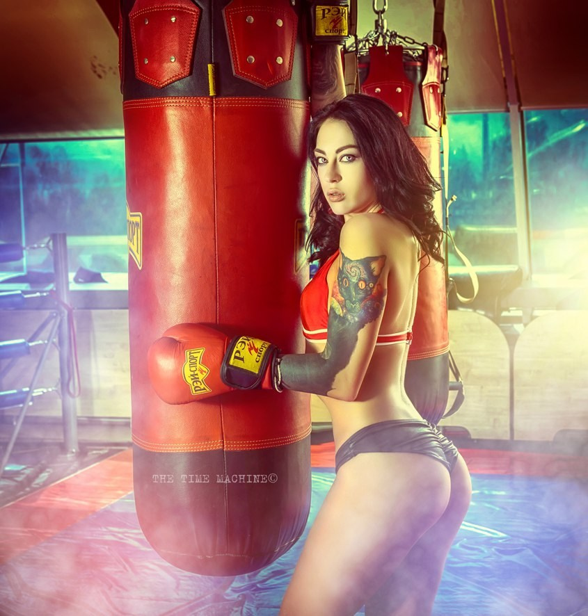 Сьемка бикини спортсменки. Фотограф для маркетплейсов Михаил Бове