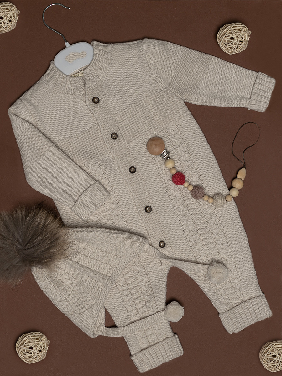 Детская одежда в композиции. Раскладкой flat lay. Предметная, рекламная фотосъёмка в Орле. Предметный фотограф в Орле