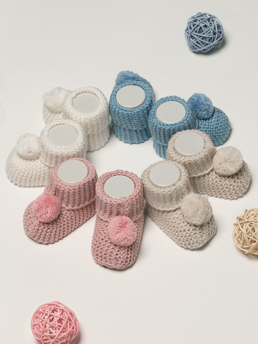 Детская одежда в композиции. Раскладкой flat lay. Предметная, рекламная фотосъёмка в Орле. Предметный фотограф в Орле