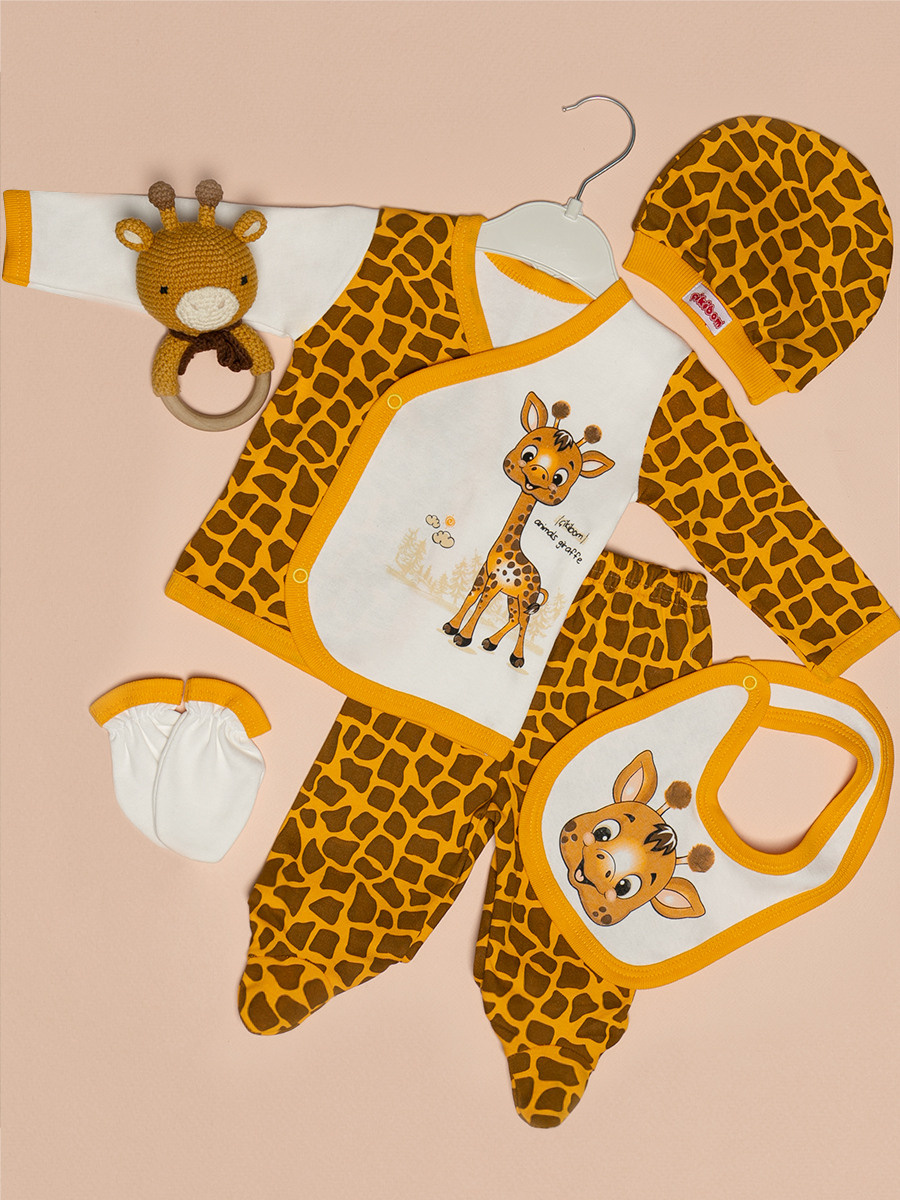 Детская одежда в композиции. Раскладкой flat lay. Предметная, рекламная фотосъёмка в Орле. Предметный фотограф в Орле