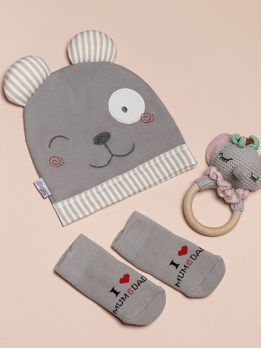 Детская одежда в композиции. Раскладкой flat lay. Предметная, рекламная фотосъёмка в Орле. Предметный фотограф в Орле