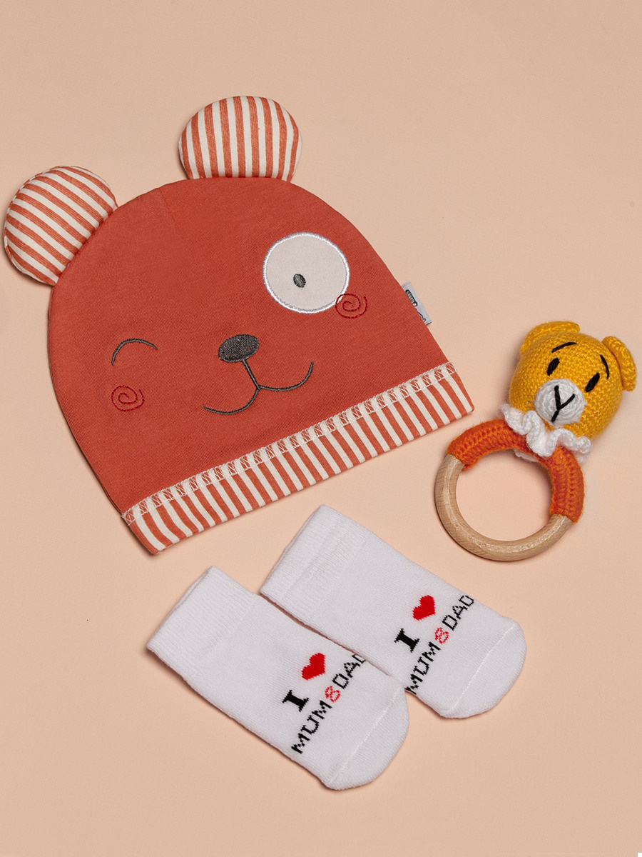 Детская одежда в композиции. Раскладкой flat lay. Предметная, рекламная фотосъёмка в Орле. Предметный фотограф в Орле