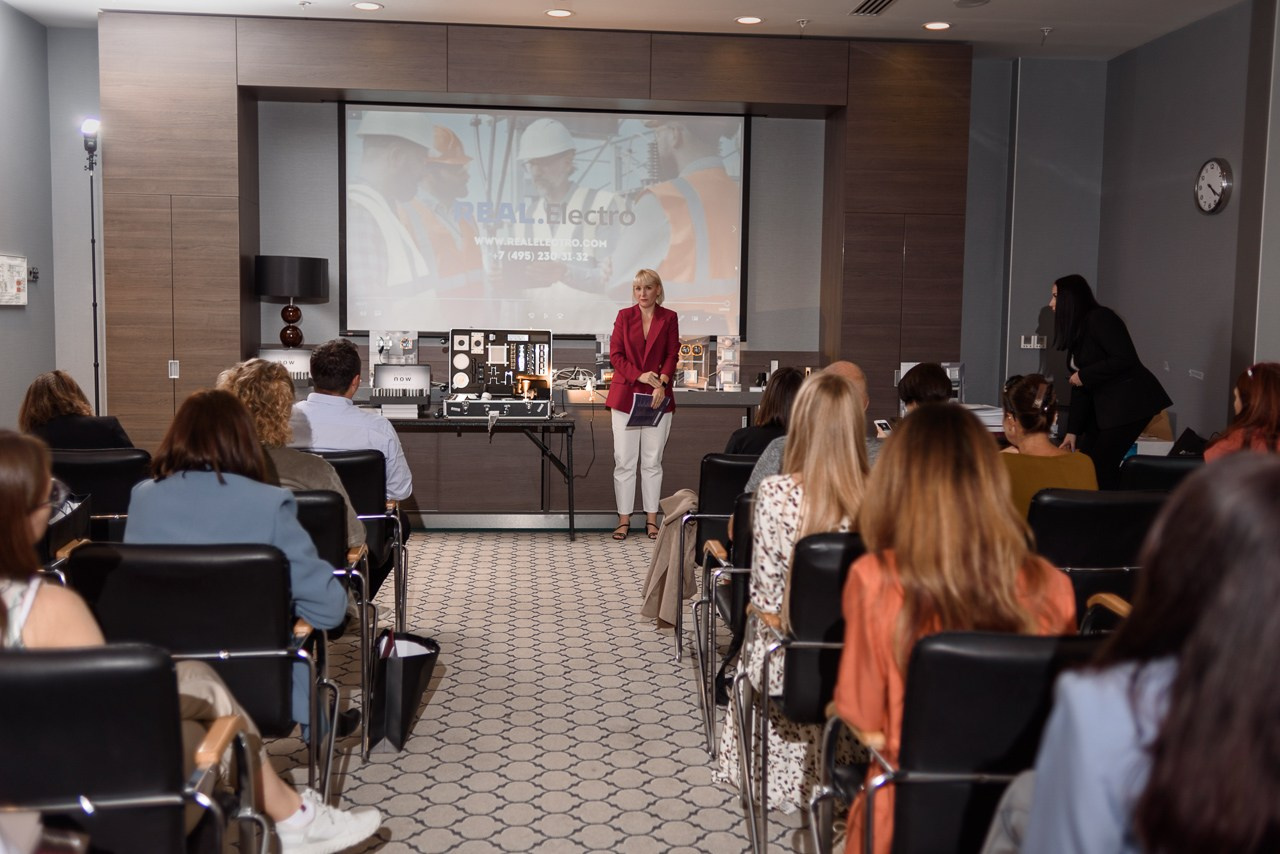 Презентация Donolux. Фотограф Дарья Мустафина, Тюмень