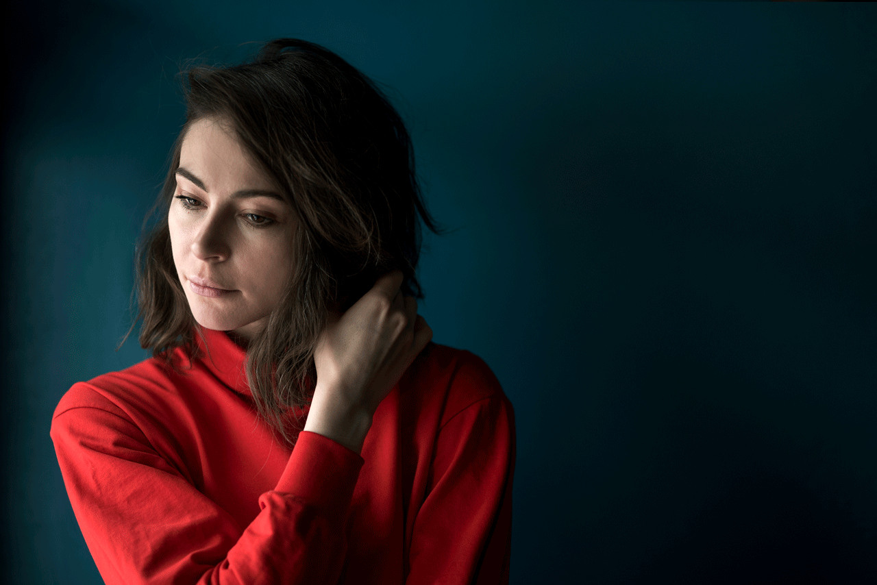 Portraits in studio. Anastasiia Antoniuk portrait, family and couple photographer, Portugal