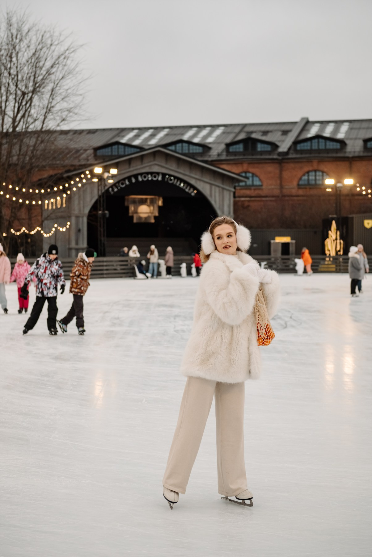 Индивидуальная. Каток в Новой Голландии. Свадебный и семейный фотограф в Санкт-Петербурге Елена Худякова