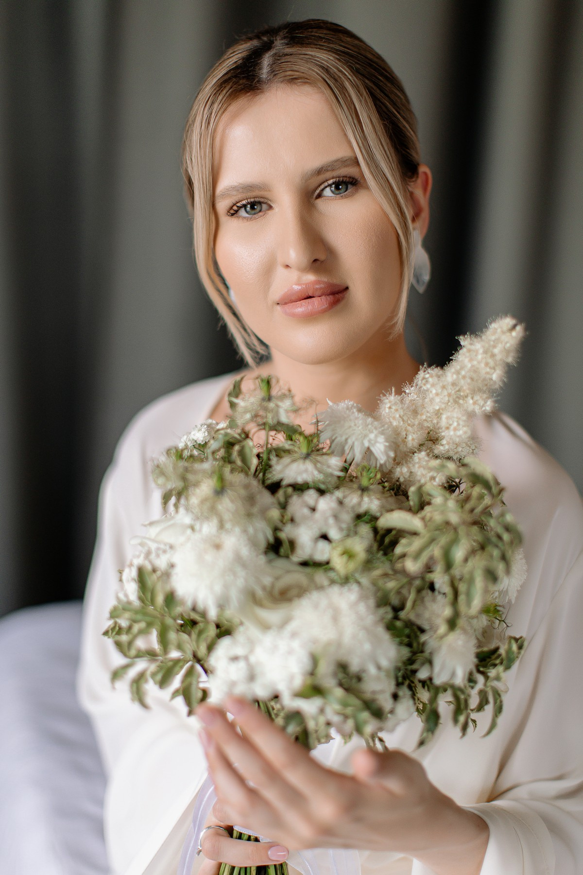 Свадебная фотосессия в отеле с собаками. Свадебный и семейный фотограф в Тамбове Сергей Григорьев