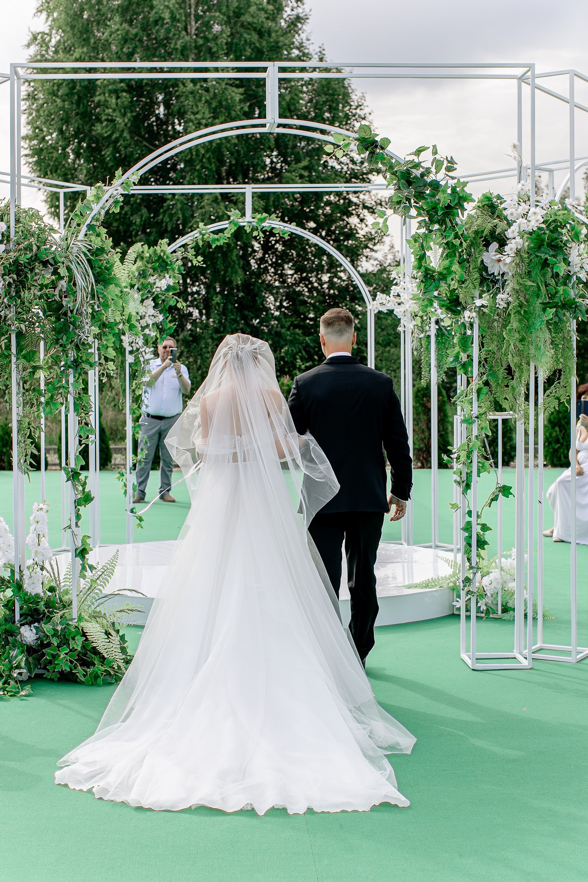 Свадебная фотосессия в отеле с собаками. Свадебный и семейный фотограф в Тамбове Сергей Григорьев