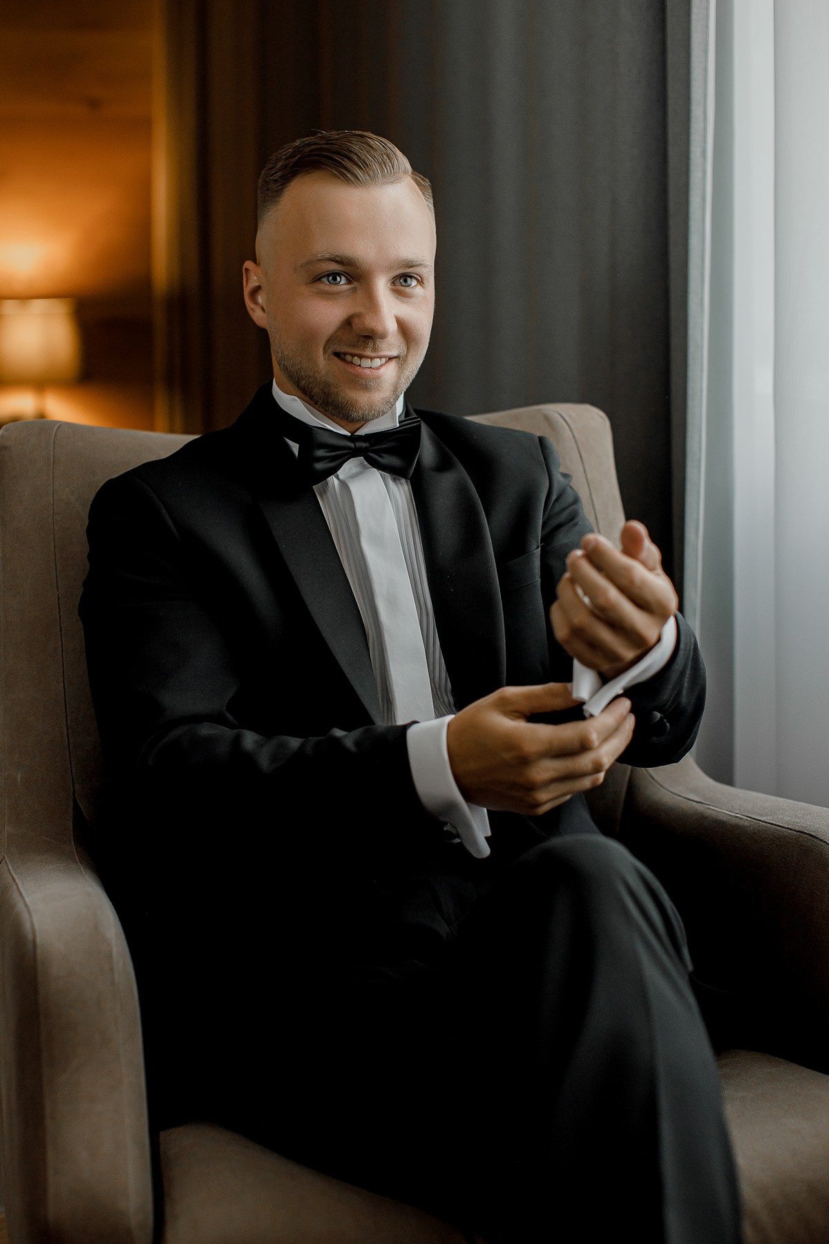 Свадебная фотосессия в отеле с собаками. Свадебный и семейный фотограф в Тамбове Сергей Григорьев