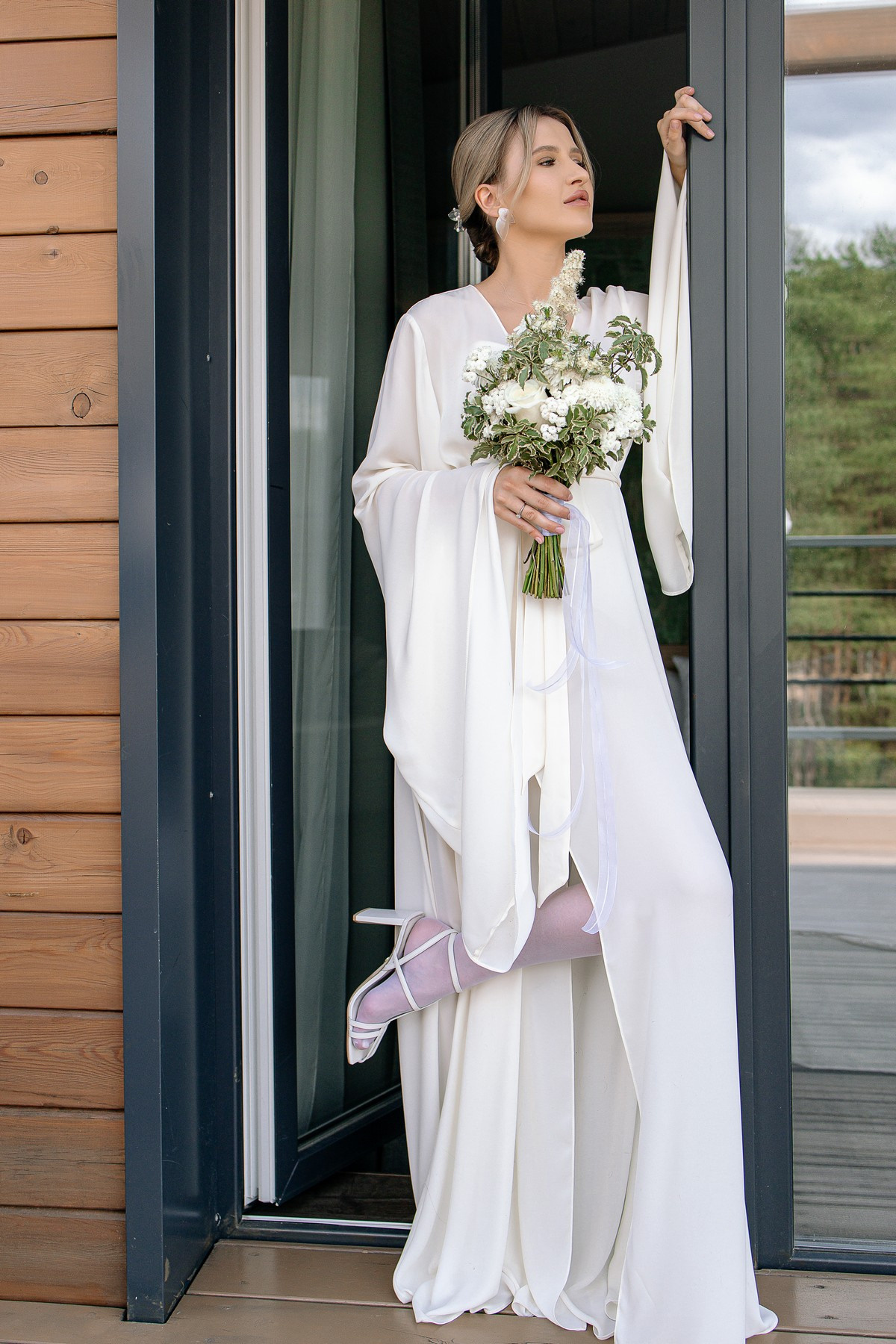 Свадебная фотосессия в отеле с собаками. Свадебный и семейный фотограф в Тамбове Сергей Григорьев