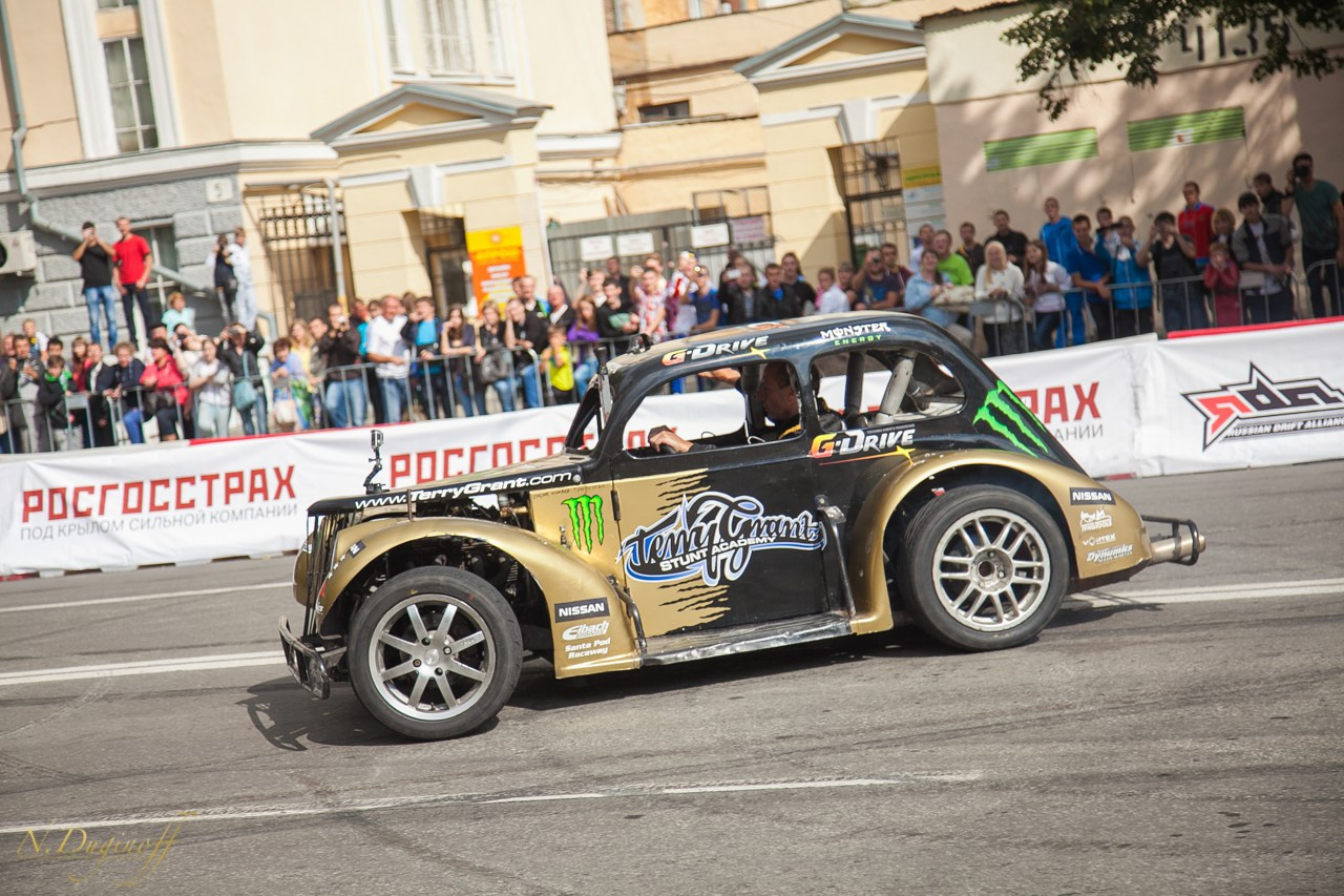 Nissan Nissmo Drive. Профессиональный фотограф Дугинов Николай | Екатеринбург