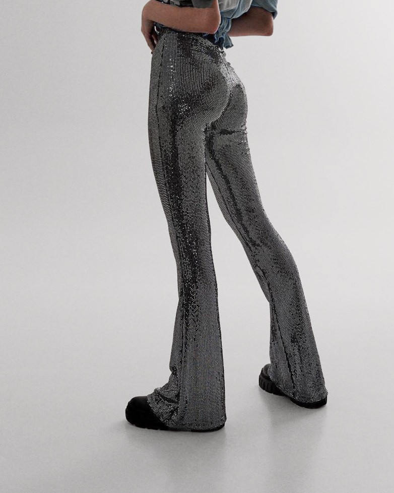 Штаны из плотной блестящей ткани 500 руб/час  ONE SIZE | Залоговая стоимость - 2500 руб 