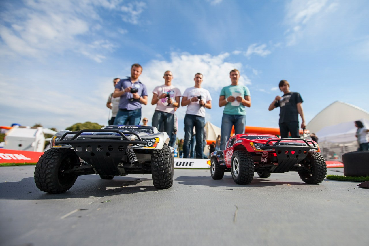 Командообразующее. Фотограф событий, Максим Романенко