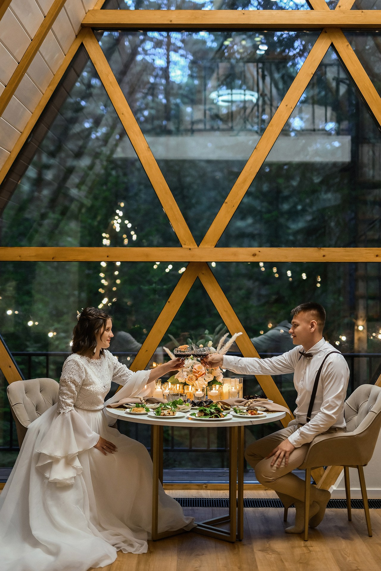 🌿 Влад и Влада — романтичная свадьба в лесу и на яхте | Камерная церемония в Красноярске. 📸 Свадебный и семейный фотограф в Красноярске Тихомиров Евгений | 17 лет опыта | 800+ свадеб