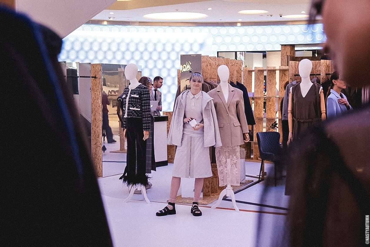 Маркет, ТЦ Метрополис. Репортажный и концертный фотограф в Москве Анастасия Осень