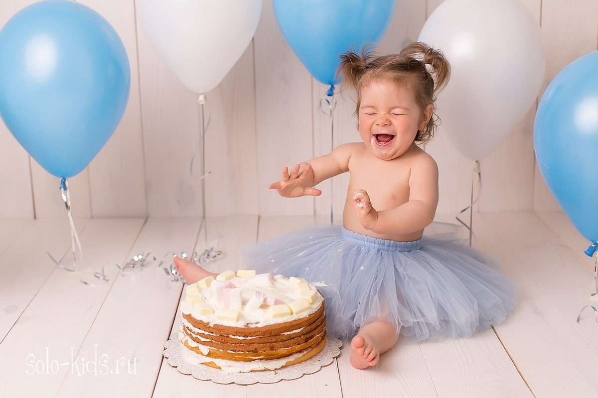 Фотографии на годик. Фотограф новорожденных в Екатеринбурге Анастасия Быдзина