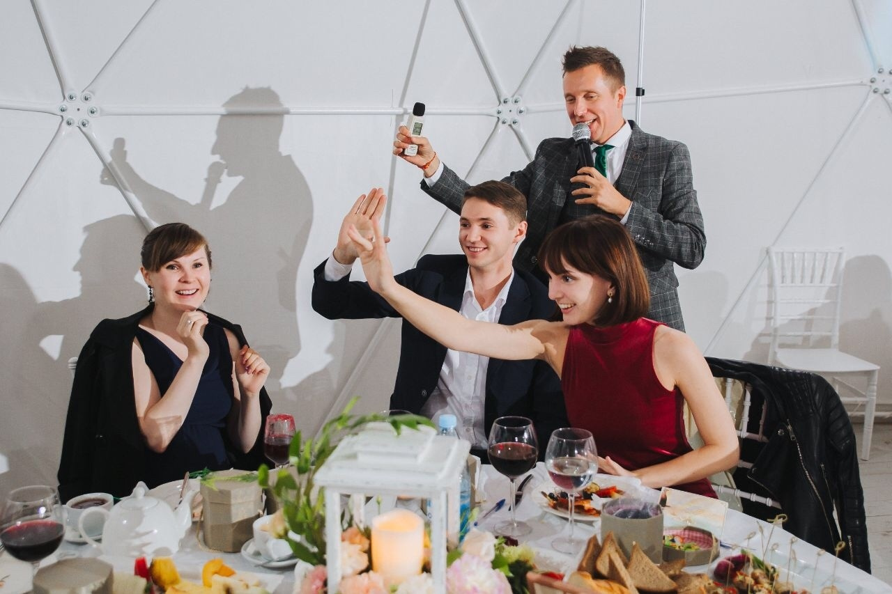 Ксюша и Коля. Ведущий на свадьбу в Москве Зубков Алексей