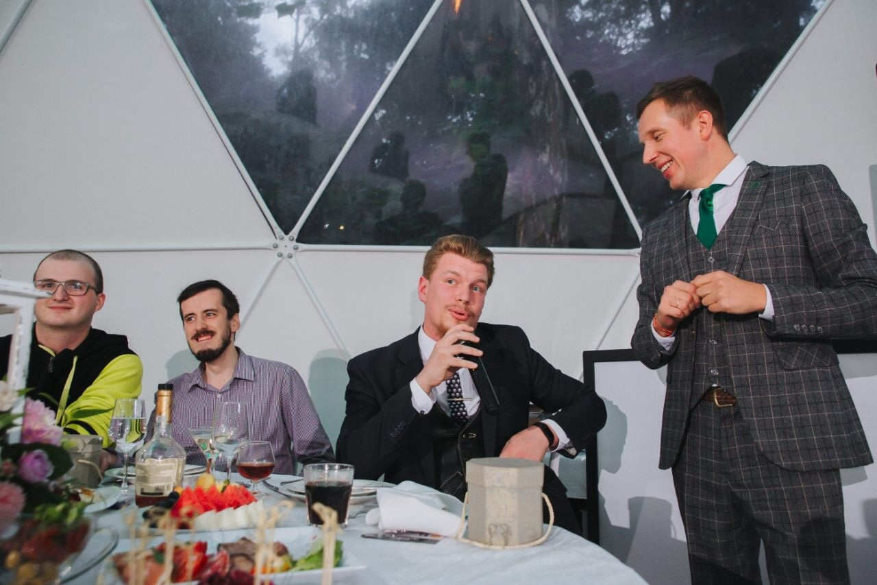 Ксюша и Коля. Ведущий на свадьбу в Москве Зубков Алексей