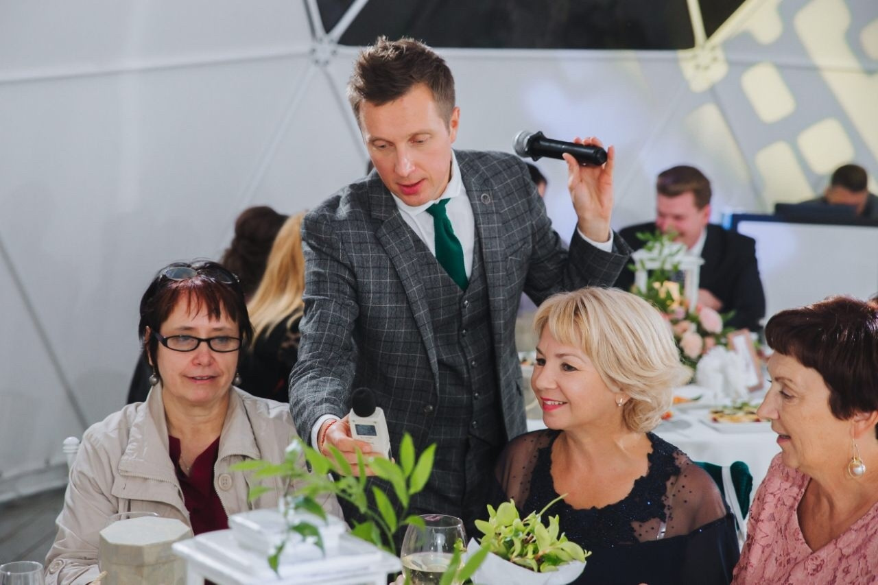 Ксюша и Коля. Ведущий на свадьбу в Москве Зубков Алексей