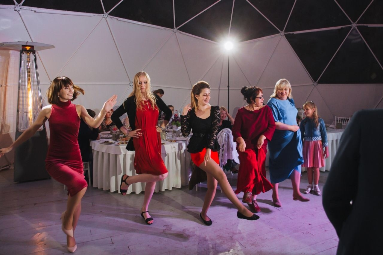 Ксюша и Коля. Ведущий на свадьбу в Москве Зубков Алексей