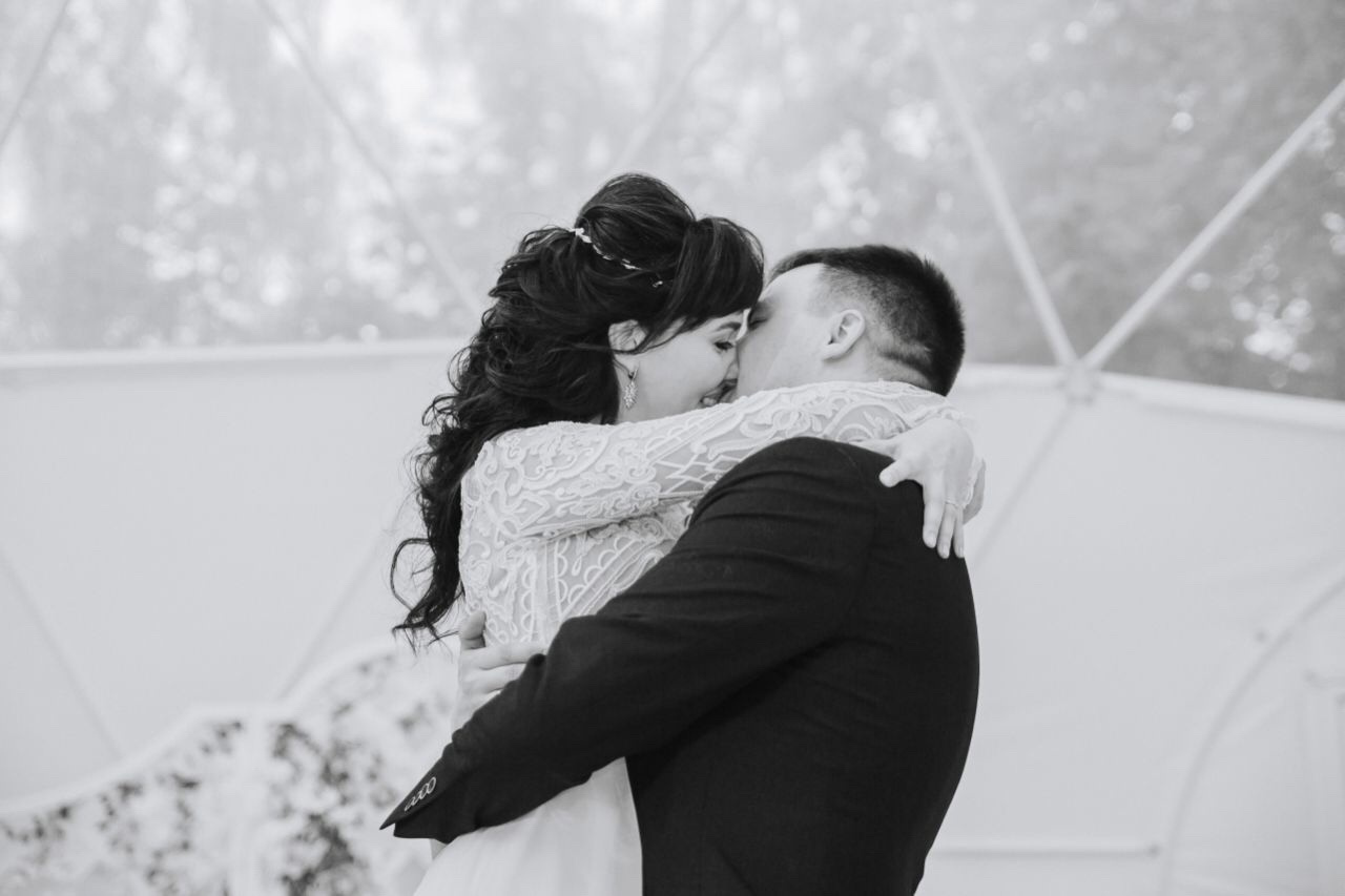 Ксюша и Коля. Ведущий на свадьбу в Москве Зубков Алексей