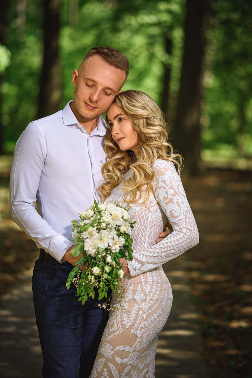 Свадебная фотосессия. Компания и фотошкола по созданию контента в Москве