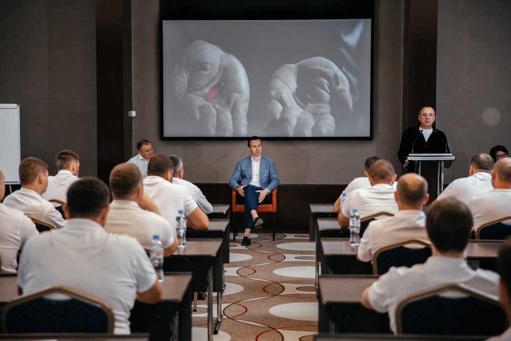 Фотосъёмка конференций, рабочих встреч. Свадебный, репортажный фотограф Дмитрий Макарченко