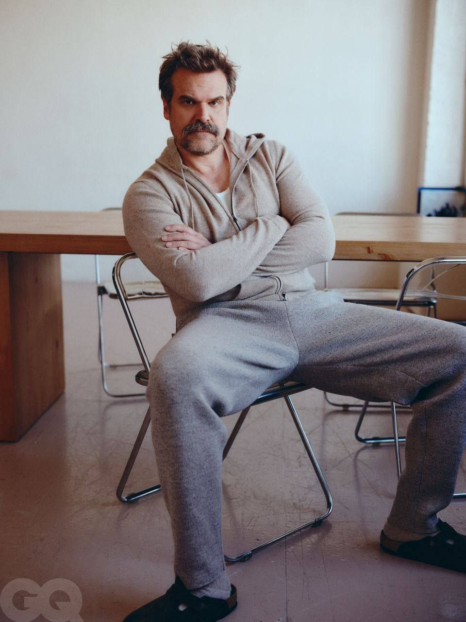 НОВЫЕ СЪЕМКИ В СТУДИИ — ОН (ПЛАН)