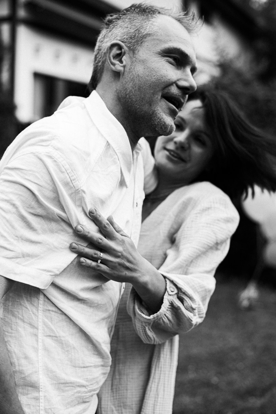 Коля, Ксюша, Саша, Андрей, Кира и бабушки | на даче