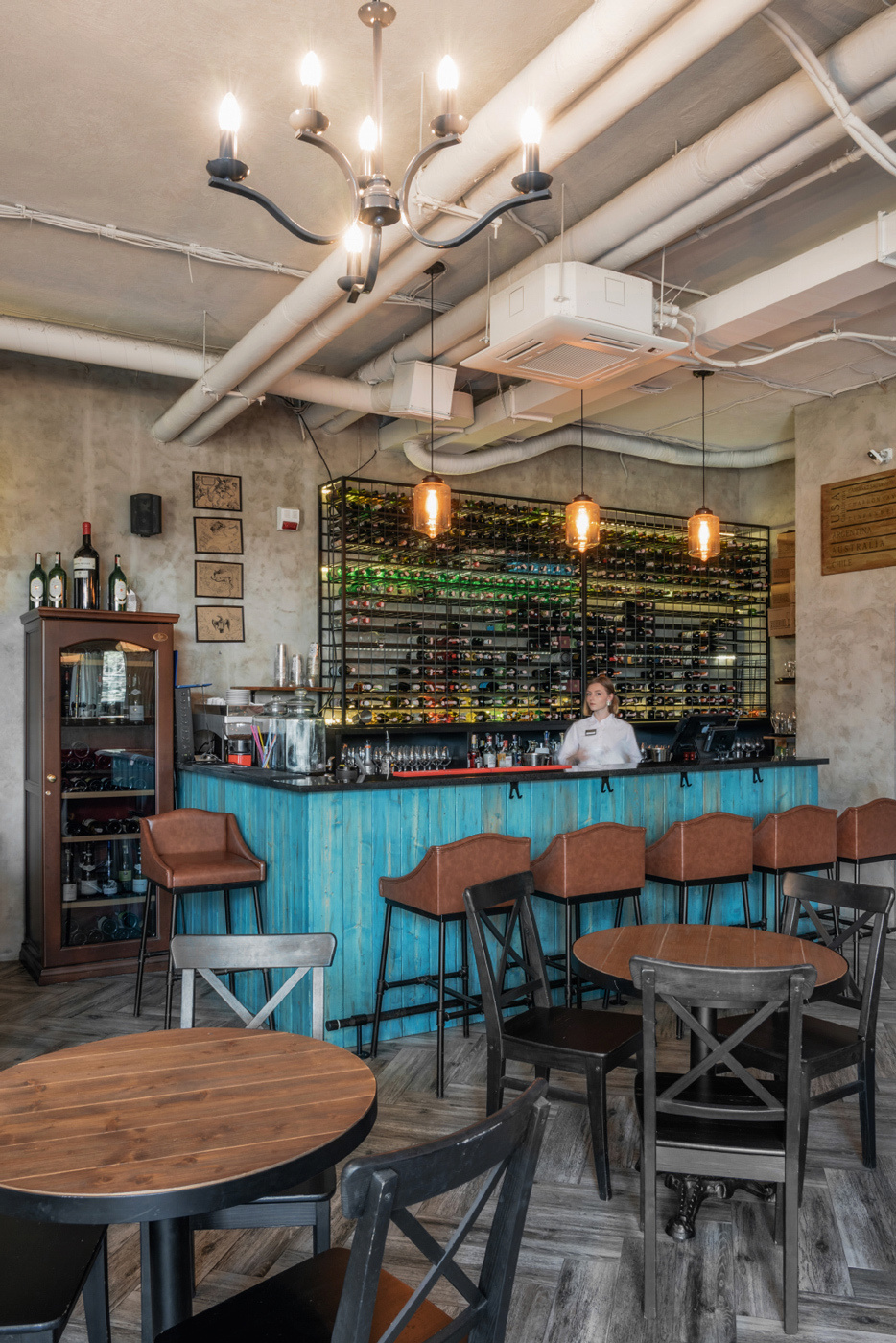 Винный бар «Хороший Год». Минск, Беларусь