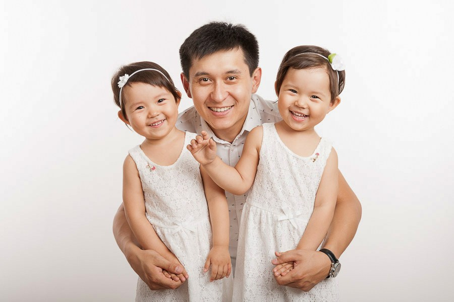 Фотосессия семейная. Фотостудия Алматы. Семейная и детская фотостудия Family studio.Фотограф Алматы