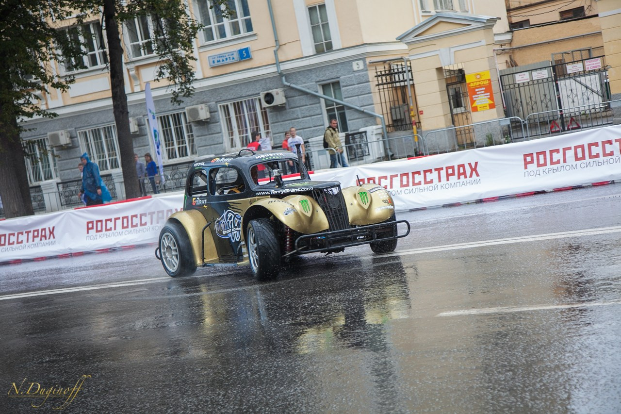 Nissan Nissmo Drive. Профессиональный фотограф Дугинов Николай | Екатеринбург