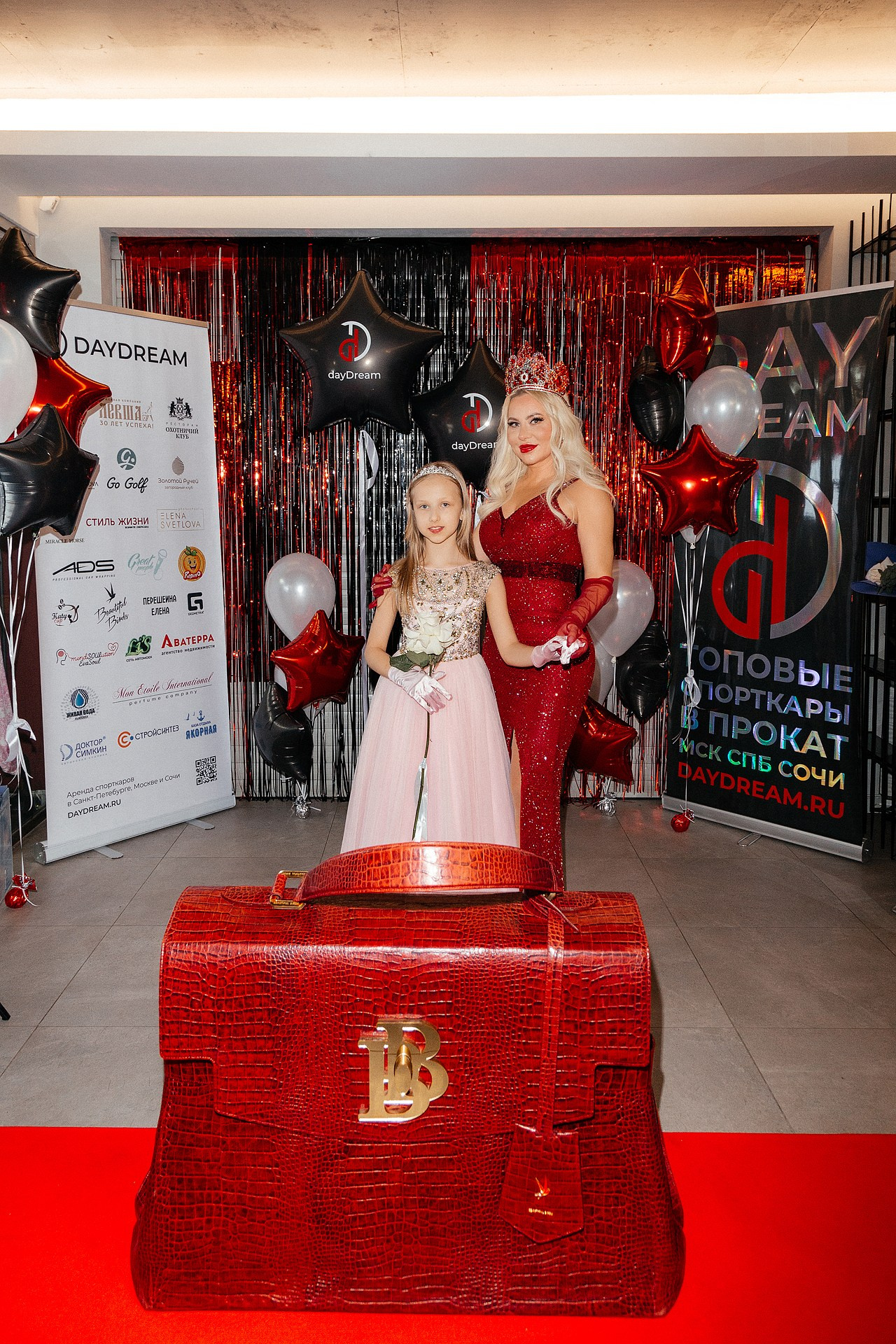 Репортаж в автосалоне. Светский фотограф Санкт-Петербург и ЛО