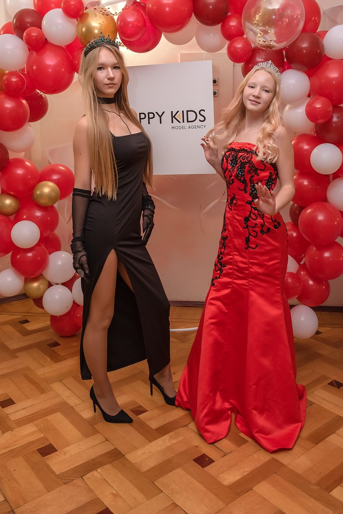 Выпускной в детской школе моделей HAPPYkids 2024. Семейный и коммерческий фотограф в Сочи Александр Бодунов