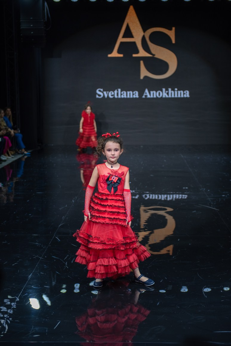 SochiFashionWeek2024 дизайнер Анохина Светлана. Семейный и коммерческий фотограф в Сочи Александр Бодунов
