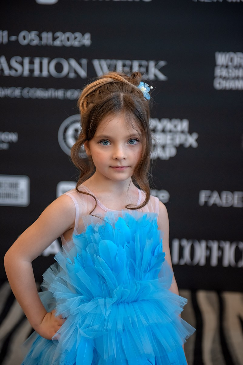 SochiFashionWeek2024 дизайнер Юлия Крылова. Семейный и коммерческий фотограф в Сочи Александр Бодунов