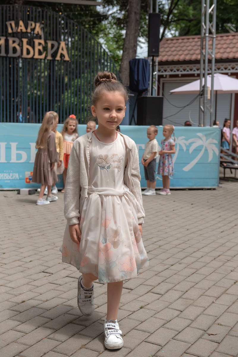 Парк Ривьера дефиле HAPPYkids. Семейный и коммерческий фотограф в Сочи Александр Бодунов