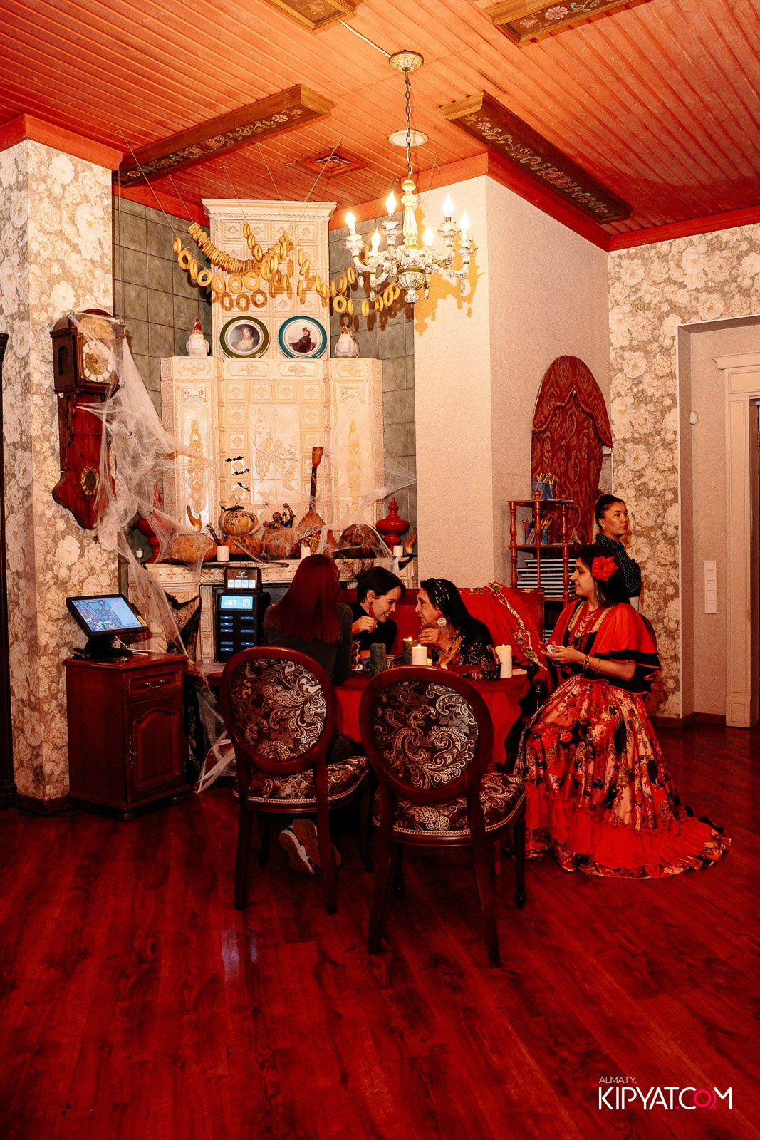 РЕСТОРАН МАРЬИНА РОЩA. КИПЯТКОМ АЛМАТЫ!