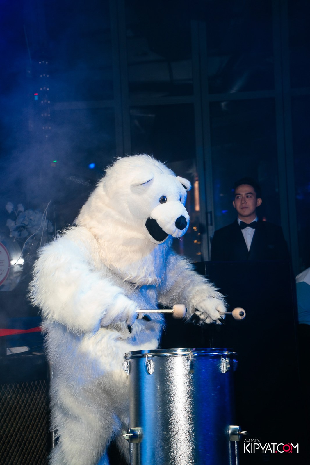 FRIENDS BAR & TERRACE. КИПЯТКОМ АЛМАТЫ!