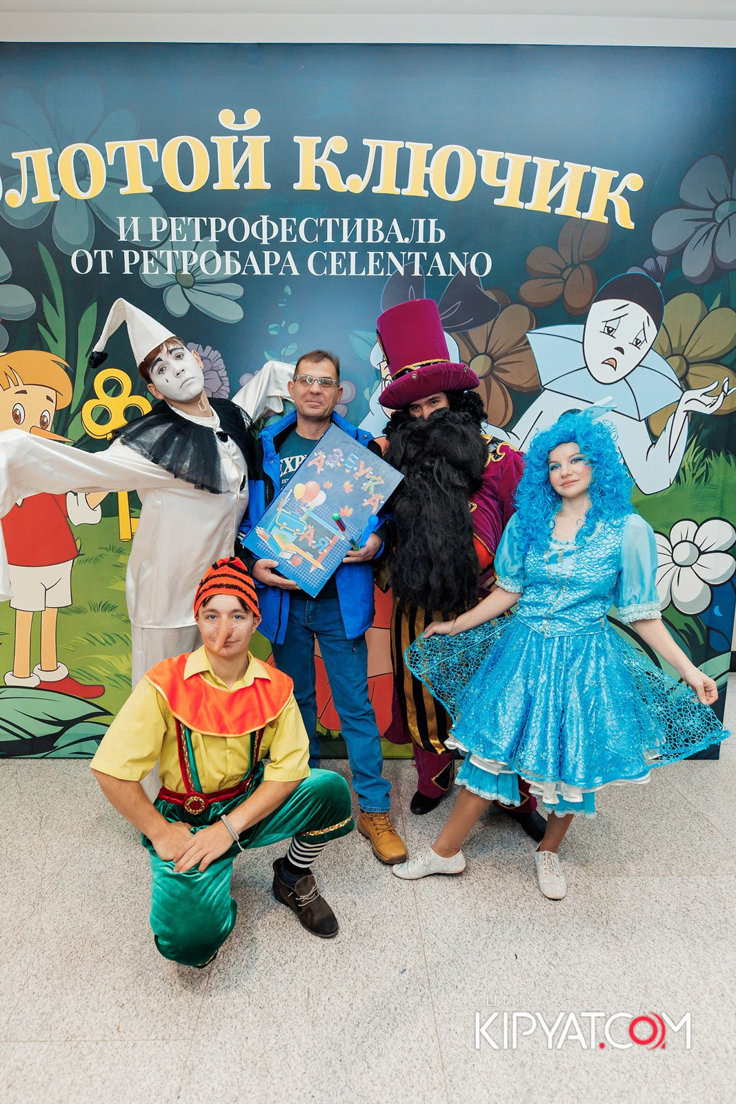 ЗОЛОТОЙ КЛЮЧИК И РЕТРОФЕСТИВАЛЬ ОТ РЕСТОБАРА CELENTANO. КИПЯТКОМ АЛМАТЫ!