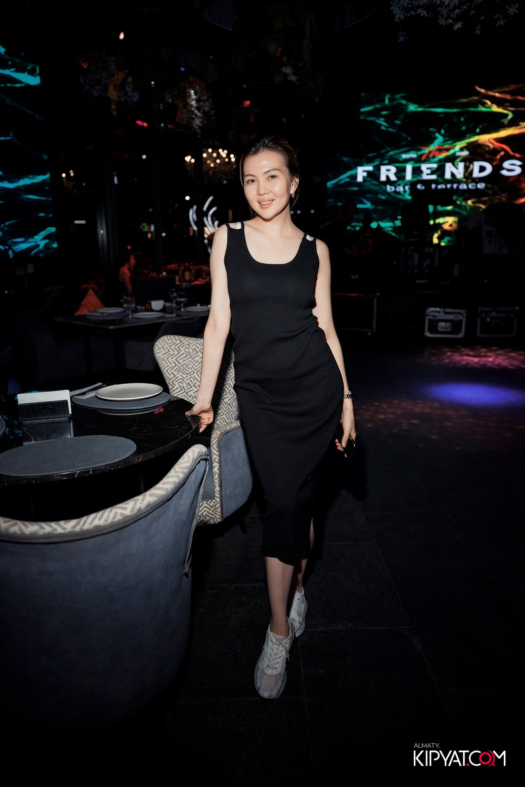 FRIENDS BAR & TERRACE. КИПЯТКОМ АЛМАТЫ!