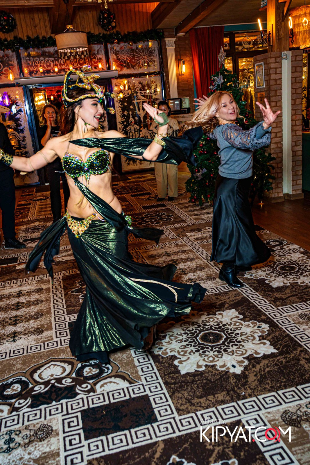 ГРУЗИНСКИЙ ДВОР НА КАБАНБАЙ БАТЫРА. КИПЯТКОМ АЛМАТЫ!