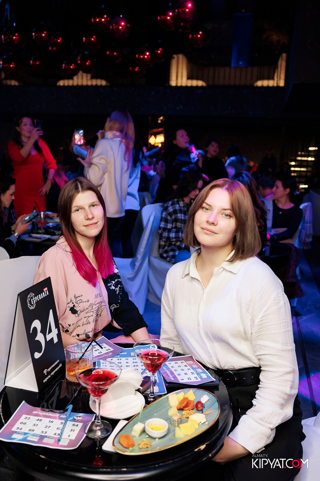 МУЗЫКАЛЬНОЕ ЛОТО В HIT RETRO. КИПЯТКОМ АЛМАТЫ! Фотосъемка мероприятий в Алматы