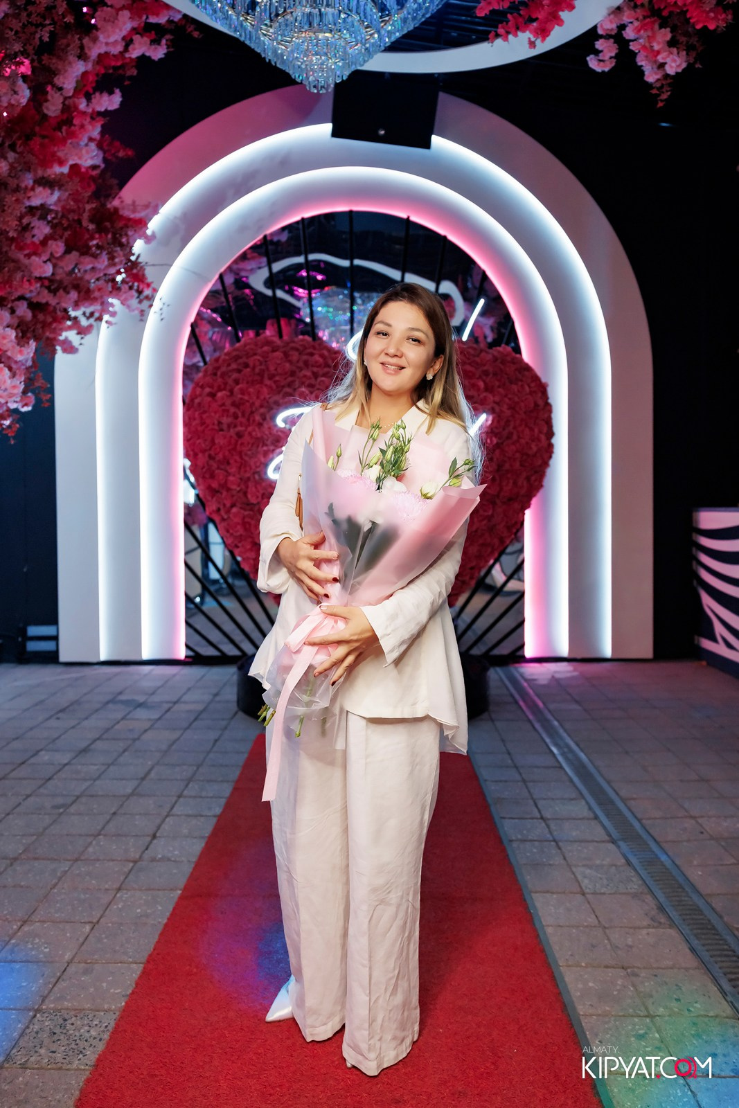 ЗАЯ, НА БИС. КИПЯТКОМ АЛМАТЫ!