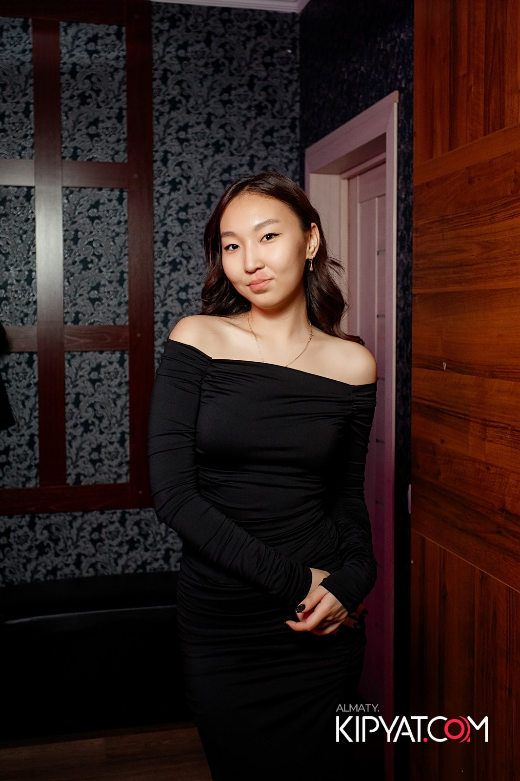 КАРАОКЕ-БАР РОЯЛЬ НА НУРМАКОВА. КИПЯТКОМ АЛМАТЫ!