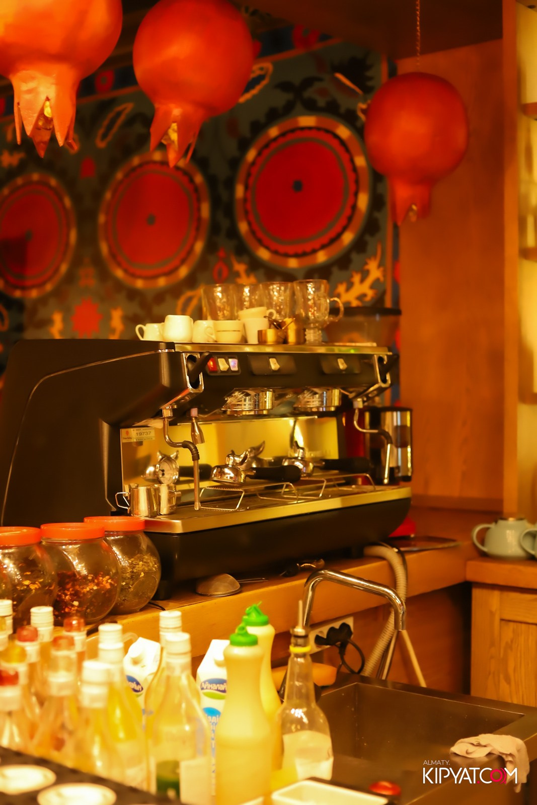 РЕСТОРАН PAVLIN MAVLIN. КИПЯТКОМ АЛМАТЫ!